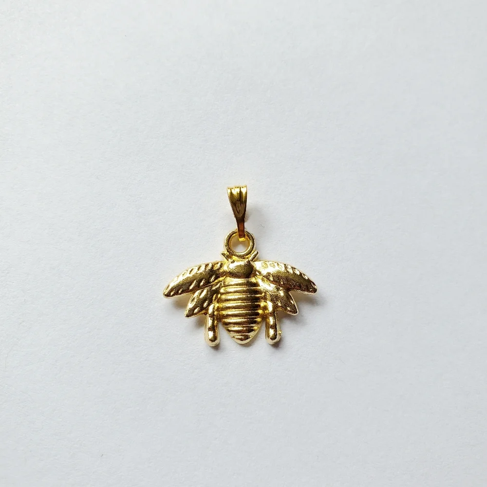 New Gold Bee Charm / Pendant - Picture 11 of 13